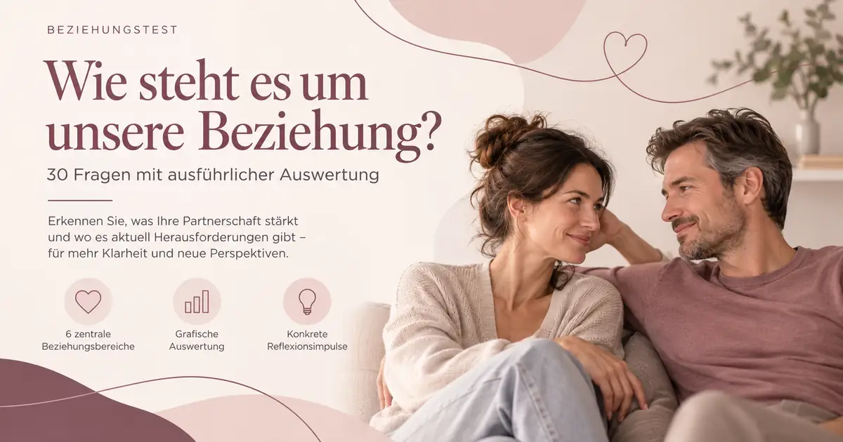 Beziehungstest mit 30 Fragen: Ein Paar blickt sich zugewandt an. Reflexion zu Nähe, Kommunikation und Vertrauen.